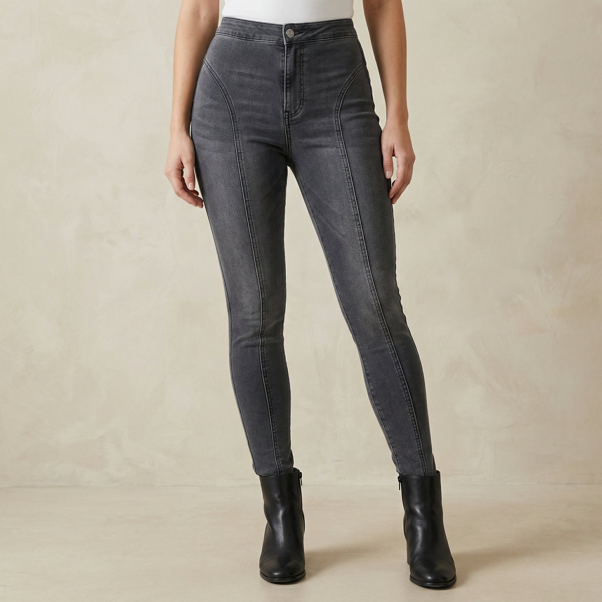 Curve-Shaped Stretch Skinny Jeans